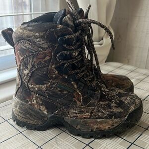 Kids size 2 Tamarack Big Timber hunting boots..